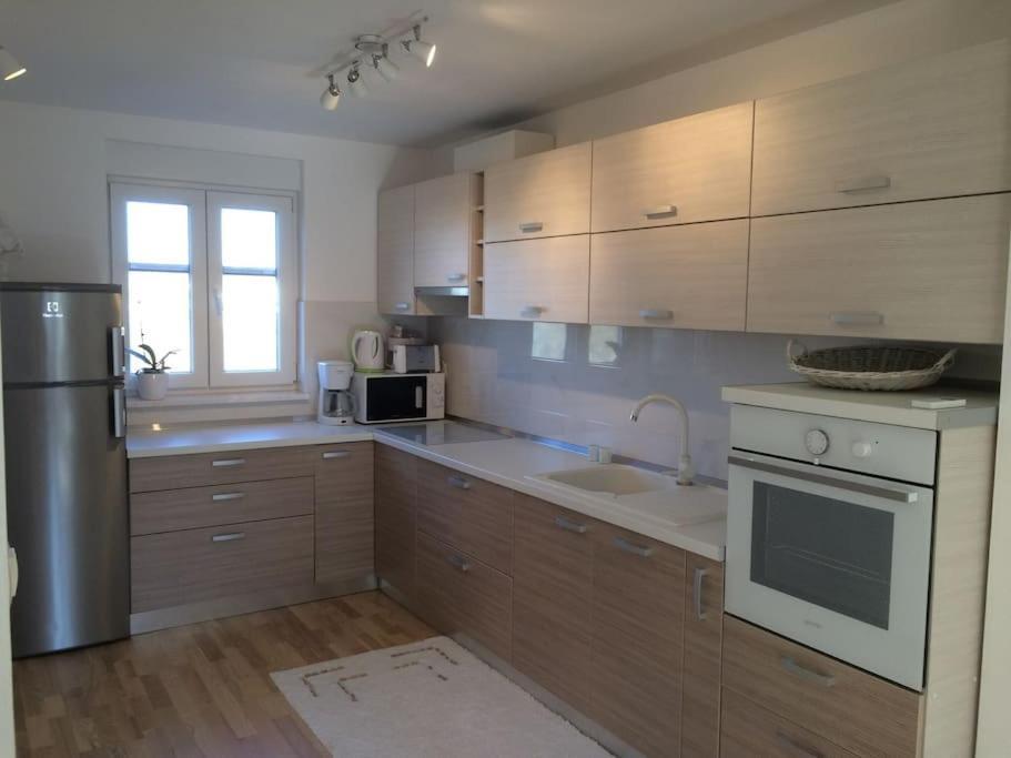 Liam Apartment Пула Екстериор снимка