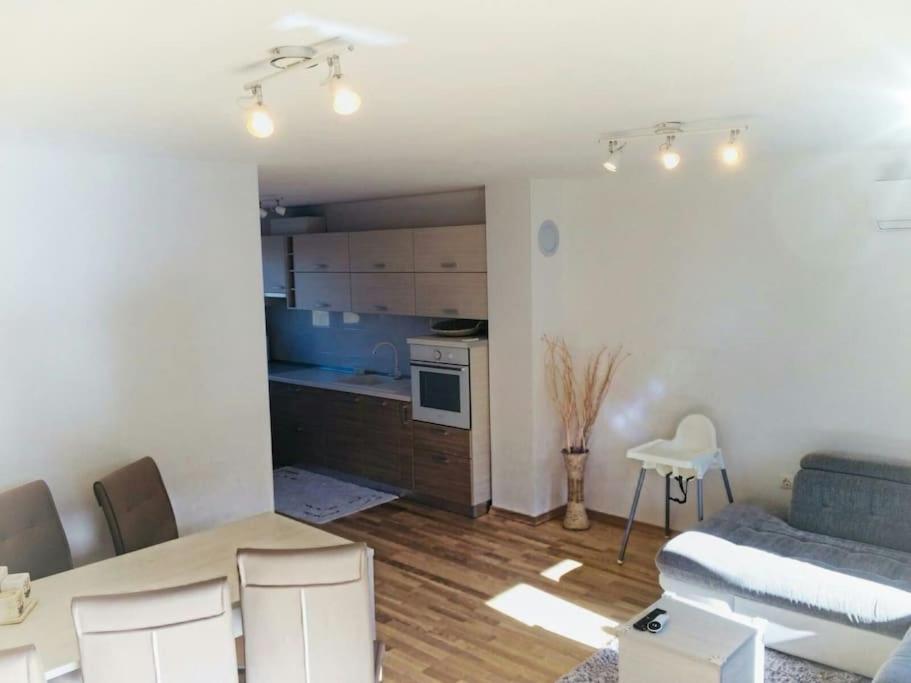 Liam Apartment Пула Екстериор снимка